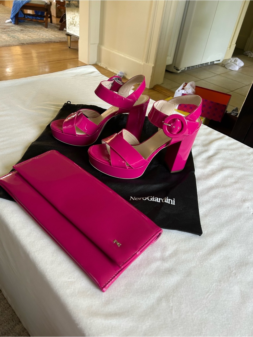 Nero Giardini Patent Fuchsia Platform Sandals